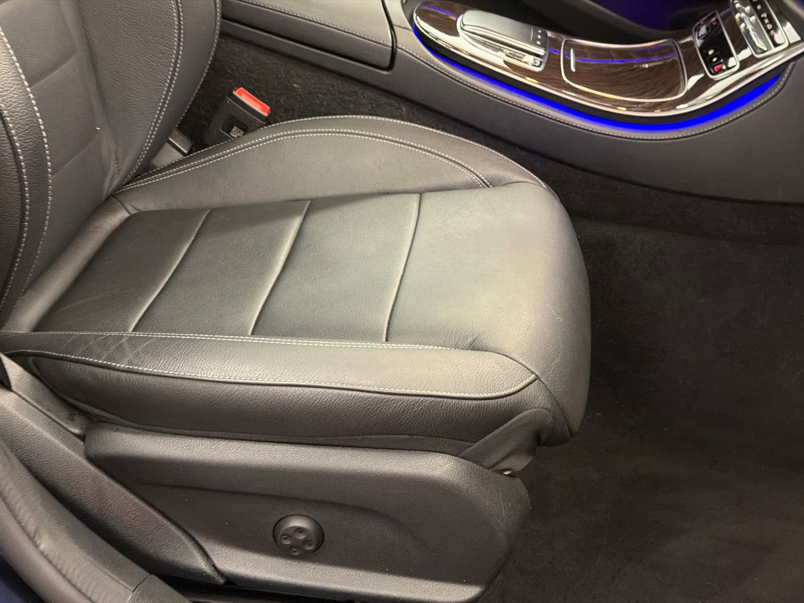 Used 2023 Mercedes-Benz E 350 4MATIC Sedan image 12