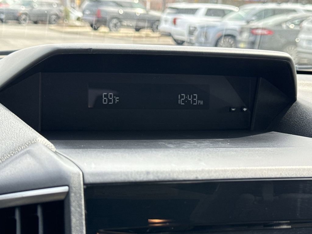 Used 2018 Subaru Crosstrek 2.0i Premium w/ Eyesight System image 18