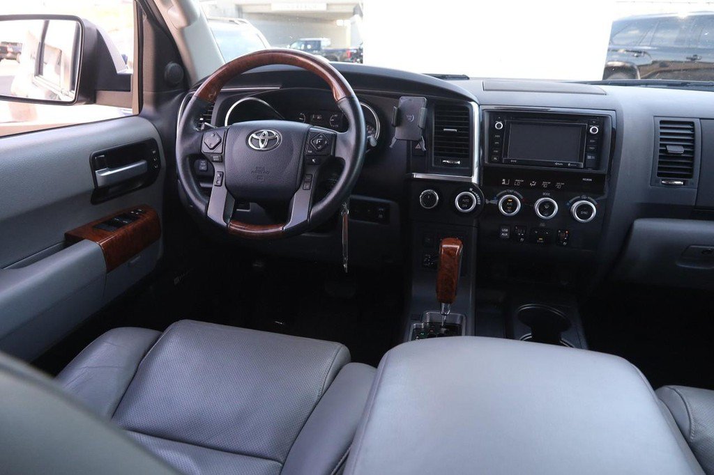 Used 2018 Toyota Sequoia Platinum w/ Carpet Cargo Mat Package AWD/4WD image 27