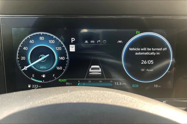 New 2025 Hyundai Elantra Limited image 19