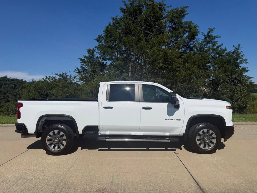 Used 2025 Chevrolet Silverado 2500 Custom w/ Custom Value Package RWD image 2