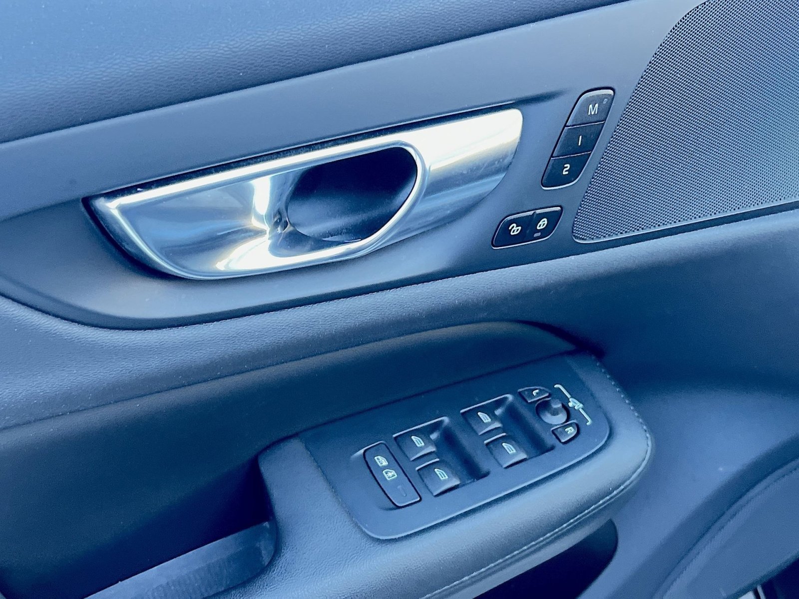 Certified 2024 Volvo V60 B5 Cross Country Plus image 15