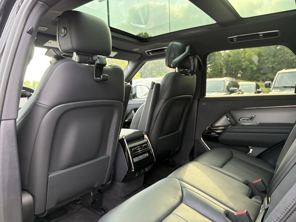 Used 2025 Land Rover Range Rover Sport AWD/4WD image 11