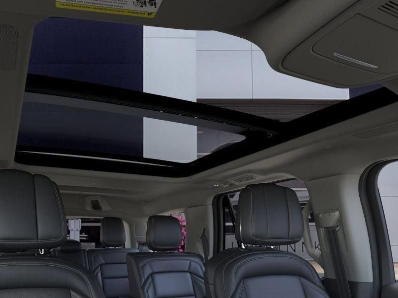 New 2025 Lincoln Navigator Reserve AWD/4WD image 22