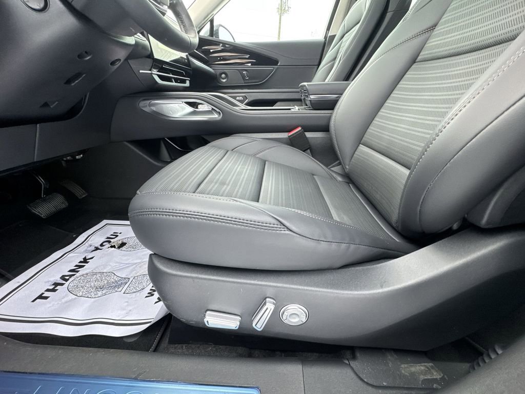 New 2026 Lincoln Nautilus Reserve w/ Jet Appearance Package image 12