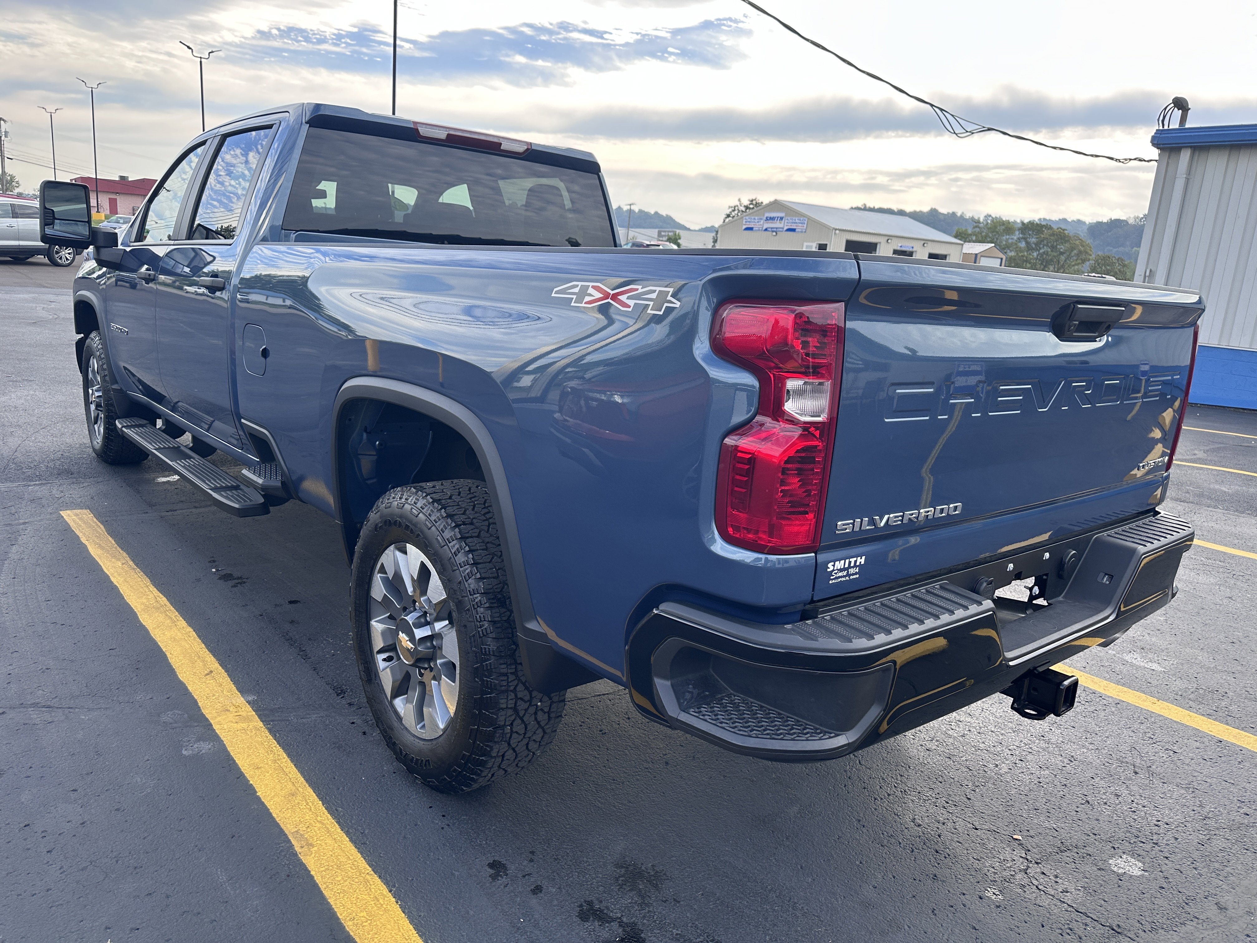 Used 2025 Chevrolet Silverado 2500 Custom image 4