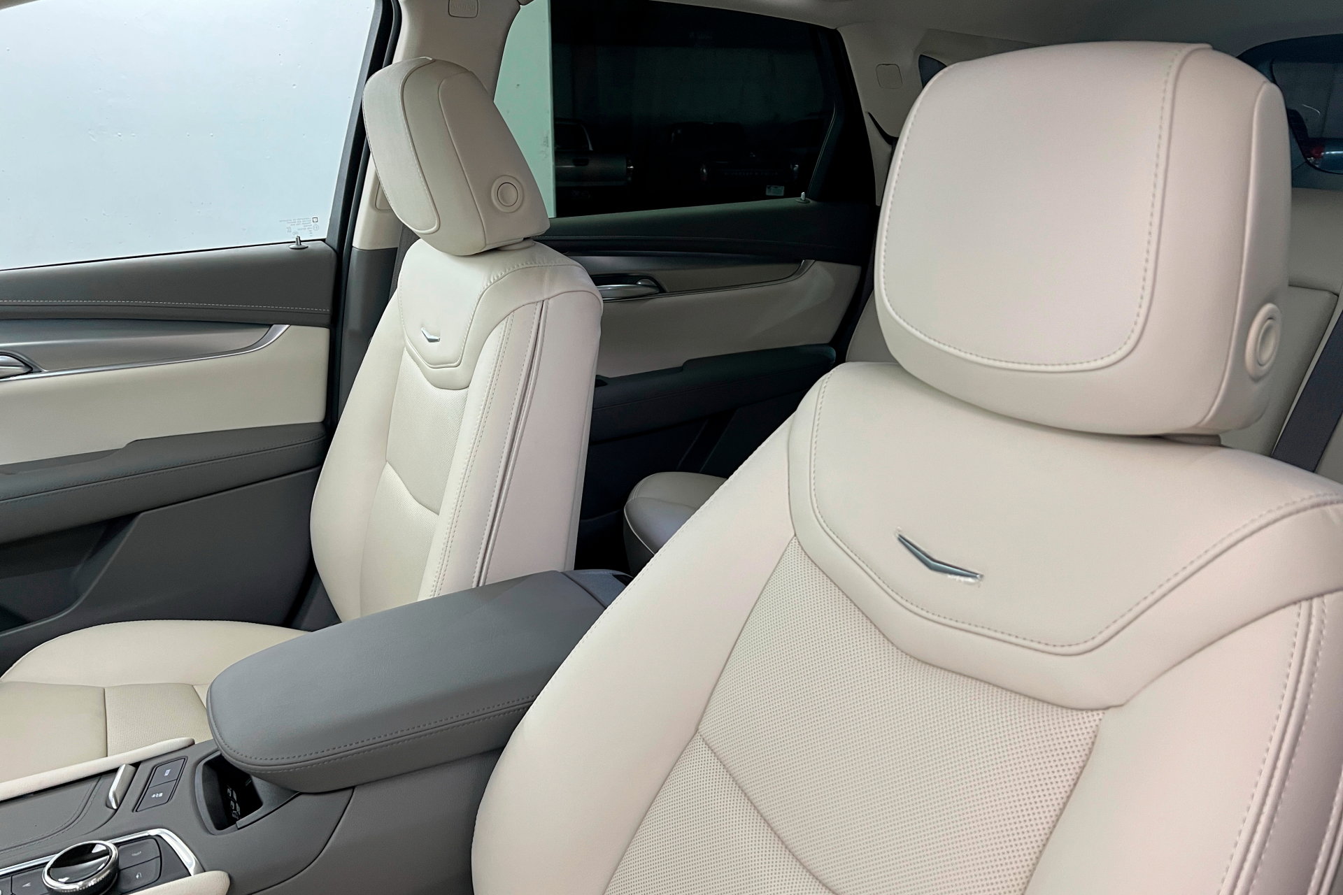 New 2026 Cadillac XT5 Premium Luxury w/ Driver Assist Package image 17