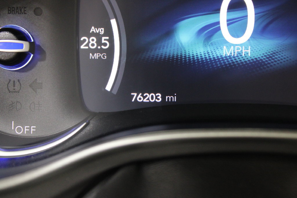 Used 2024 Chrysler Pacifica Limited FWD image 11