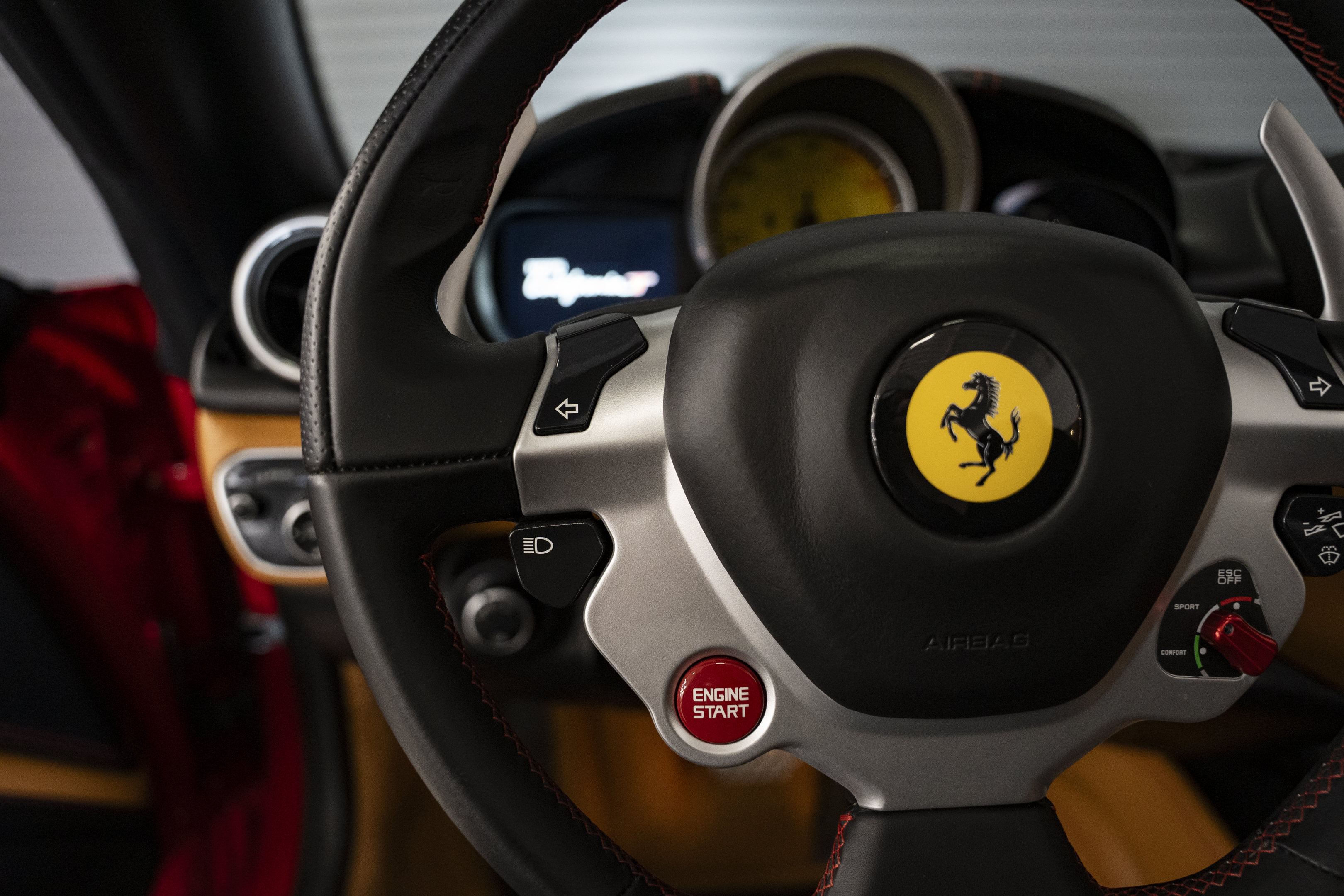 Used 2016 Ferrari California T RWD image 41