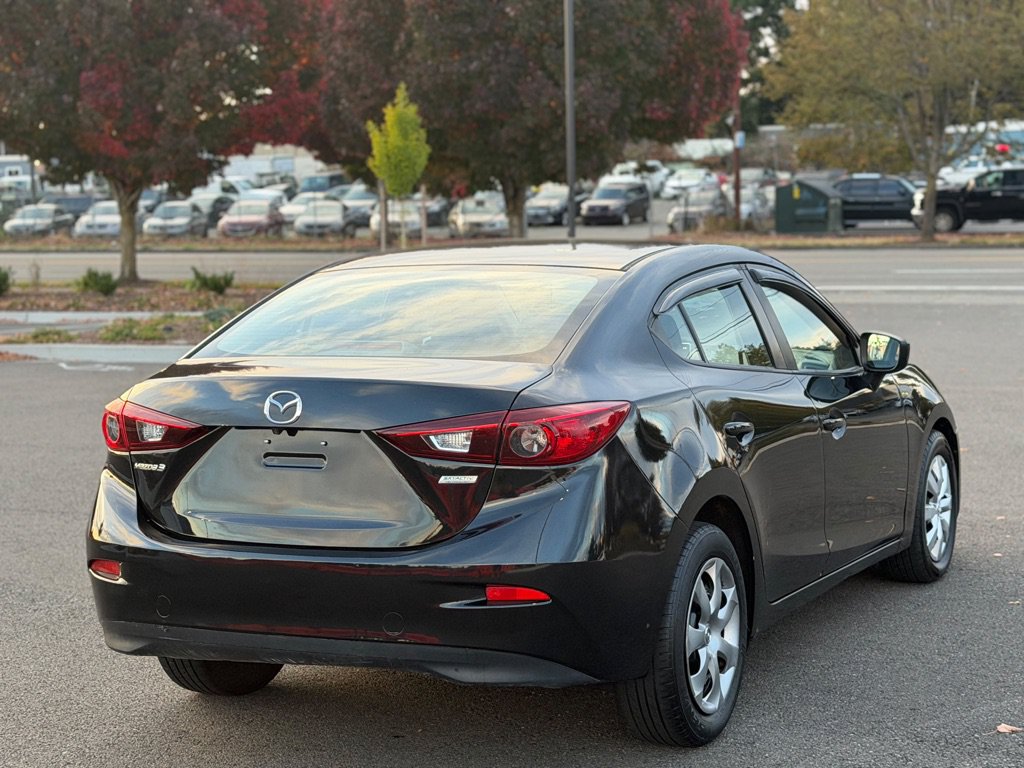 Used 2016 MAZDA MAZDA3 i Sport FWD image 4