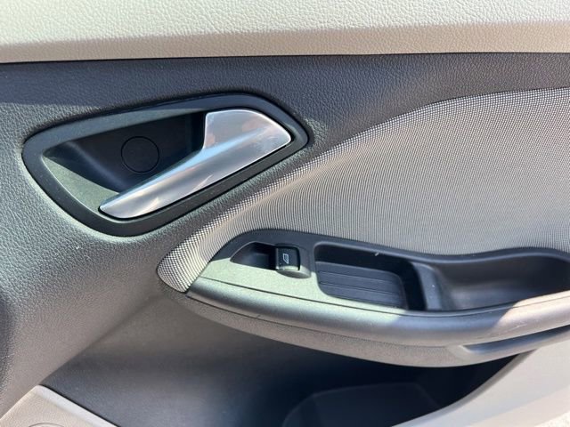 Used 2013 Ford Focus SE w/ Super Fuel Economy (SFE) Pkg image 27