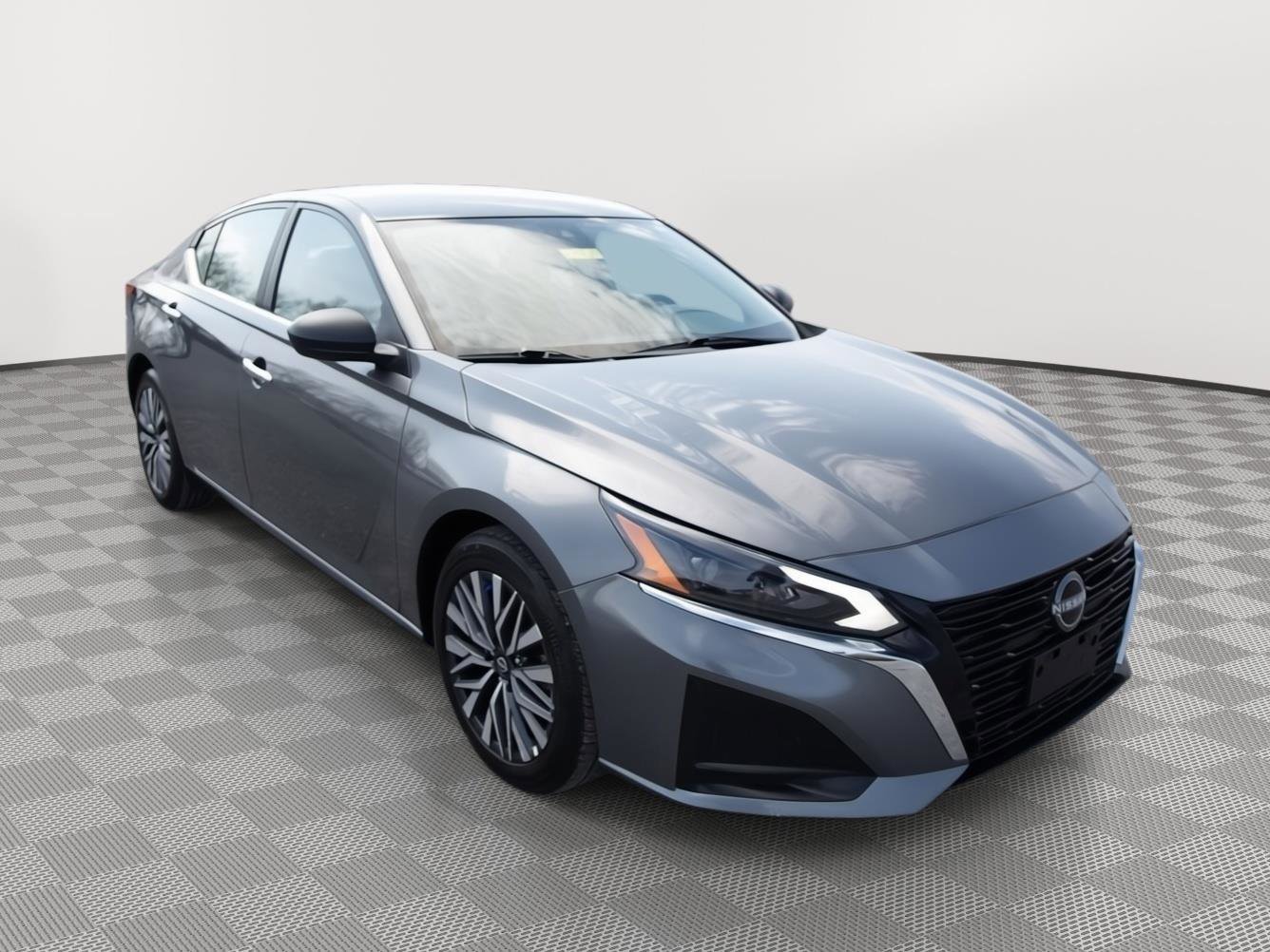 Used 2025 Nissan Altima 2.5 SV image 3