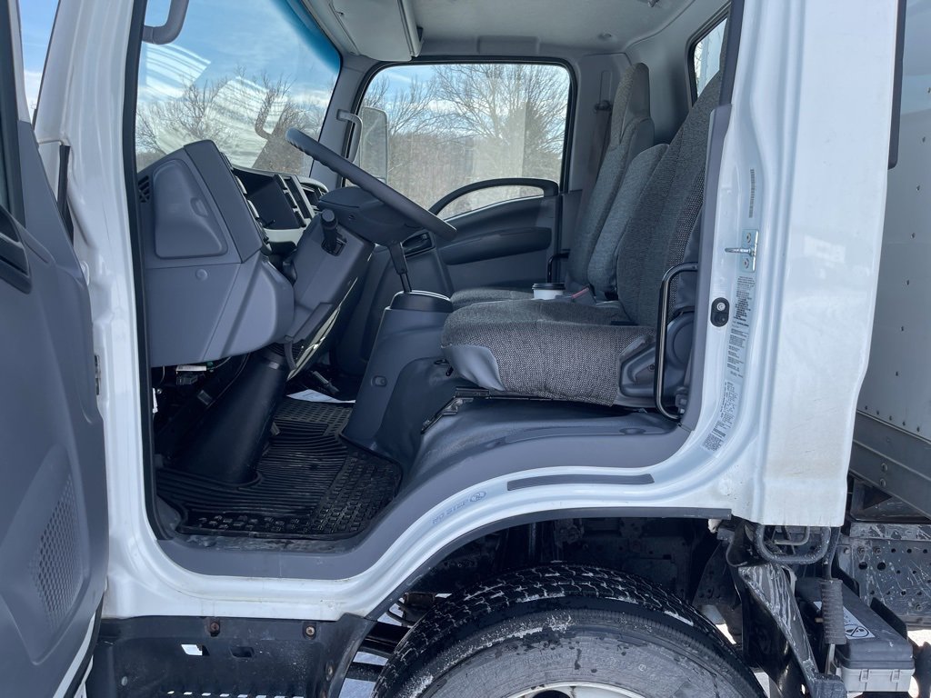 Used 2020 Isuzu NPR image 10