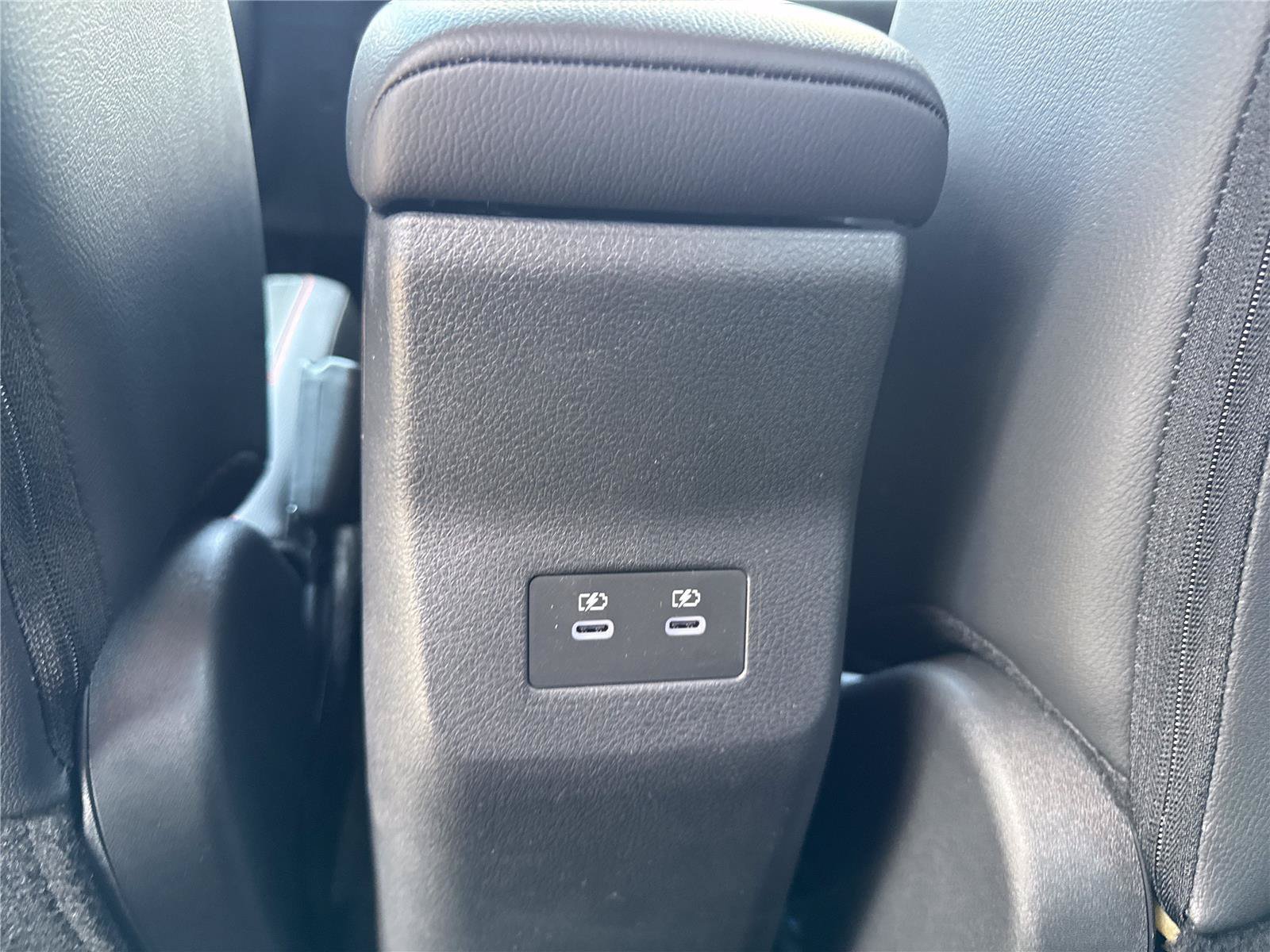 New 2026 Nissan Kicks SR FWD image 31