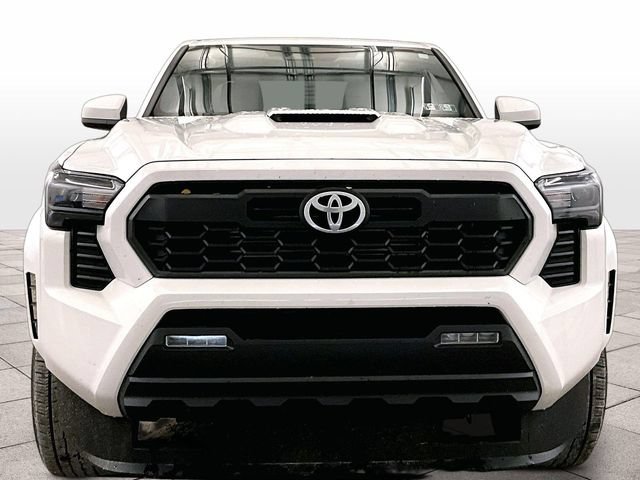 Used 2024 Toyota Tacoma TRD Sport AWD/4WD image 3