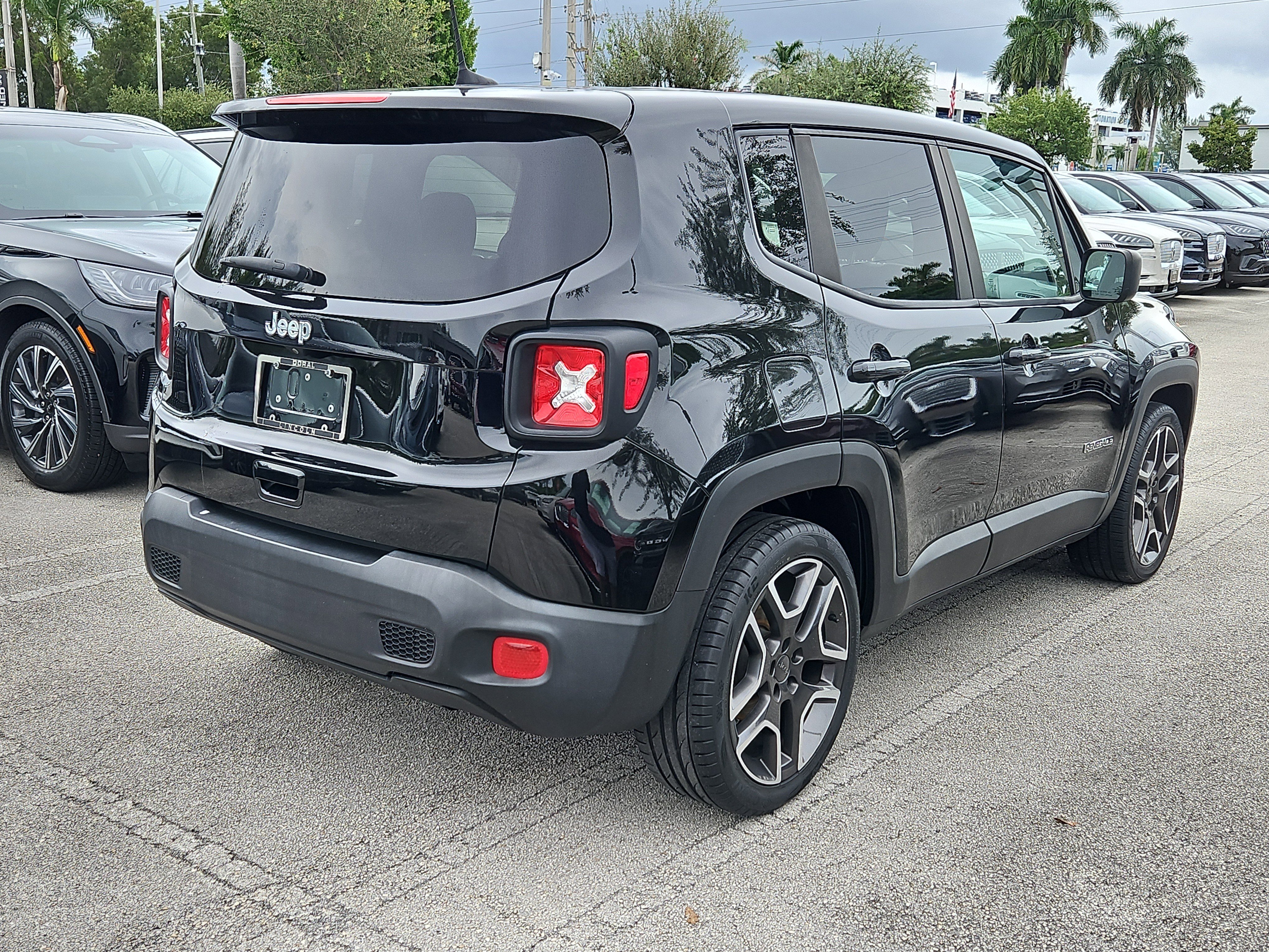 Used 2021 Jeep Renegade Sport image 4