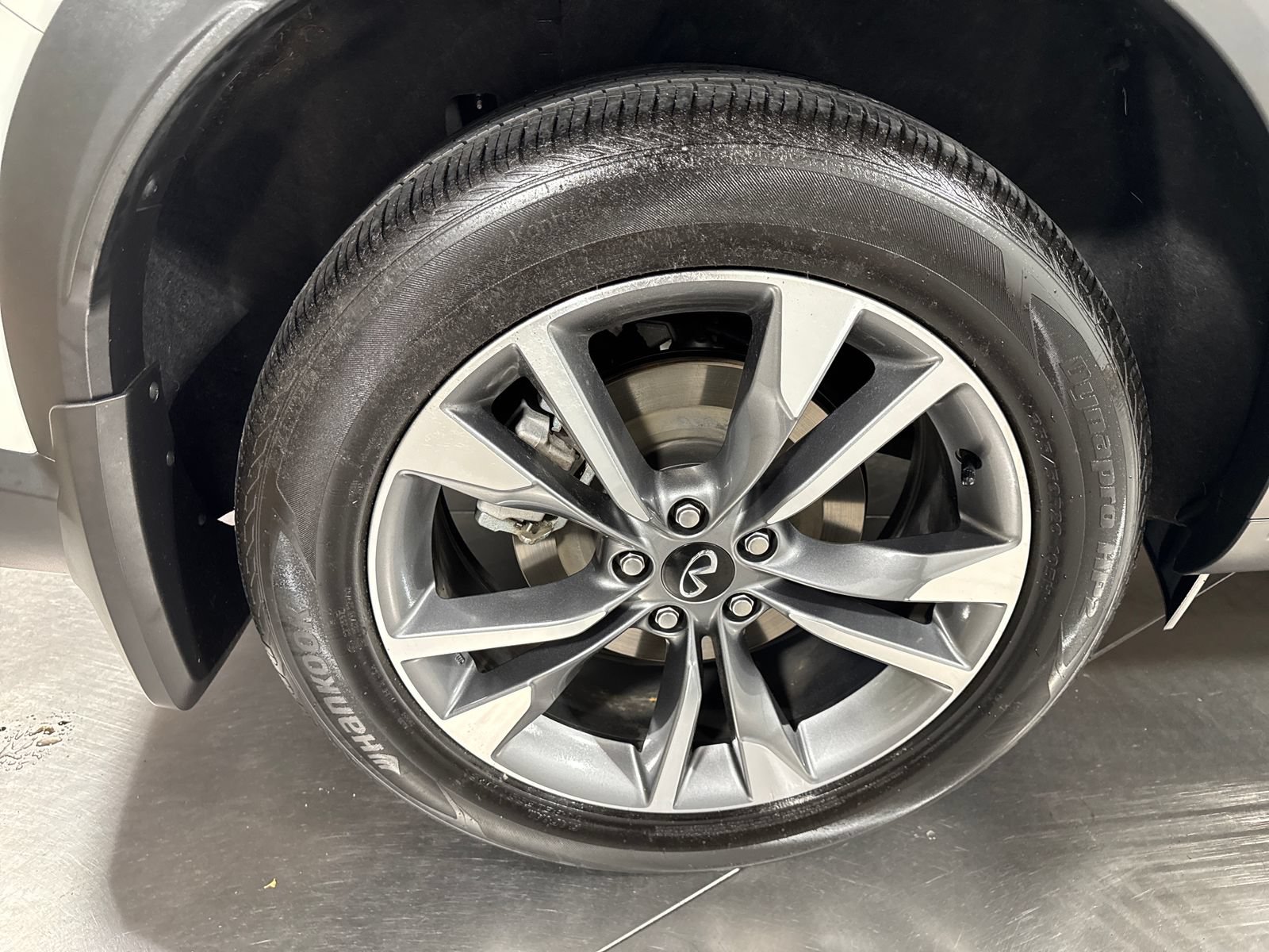 Certified 2025 INFINITI QX60 Luxe w/ Vision Package AWD/4WD image 26