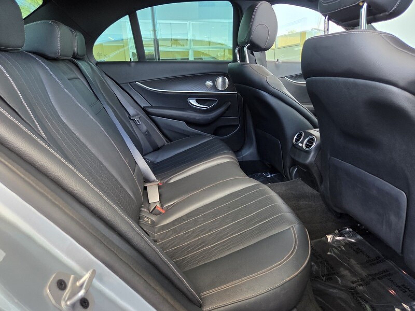 Used 2023 Mercedes-Benz E 350 Sedan image 18