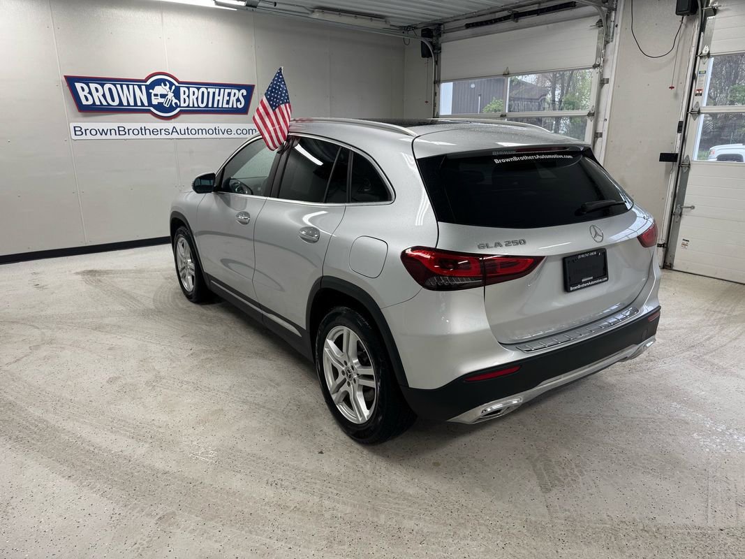 Used 2021 Mercedes-Benz GLA 250 4MATIC w/ Premium Package image 4