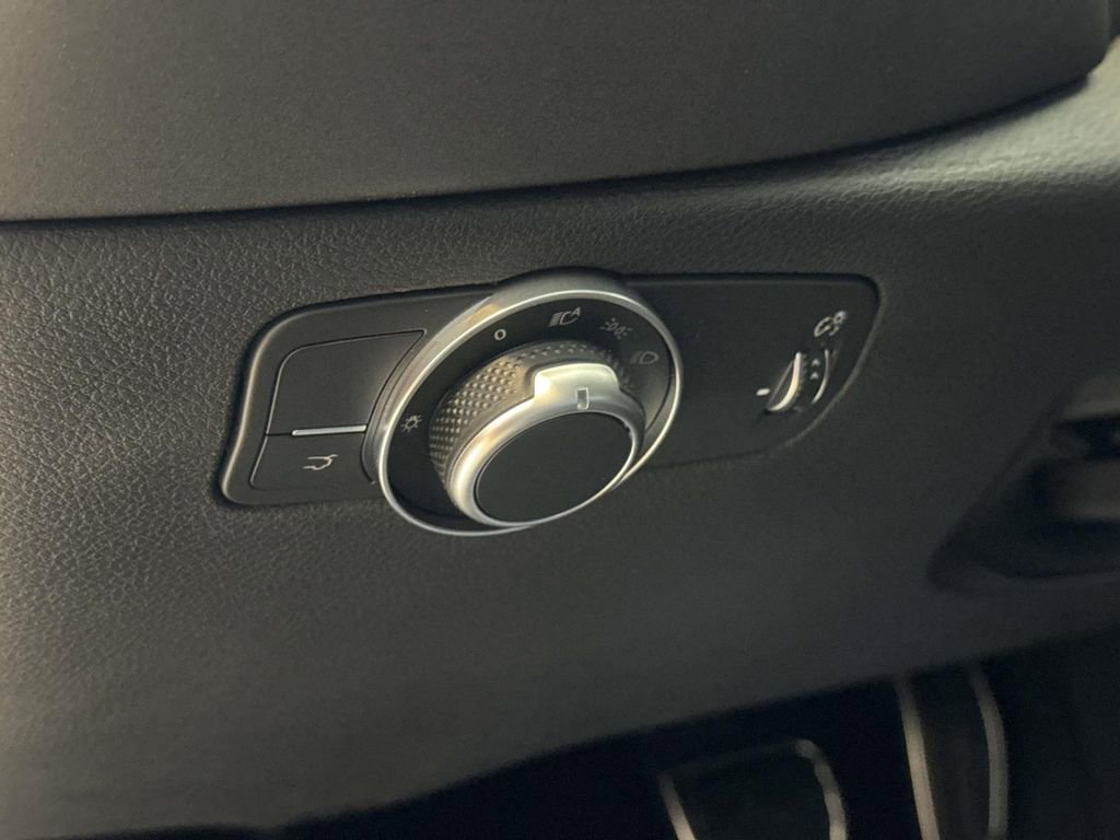 New 2026 Alfa Romeo Tonale w/ Black Premium Package image 18