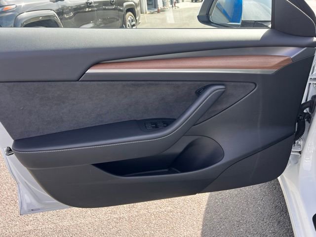 Used 2023 Tesla Model 3 Standard Range image 12