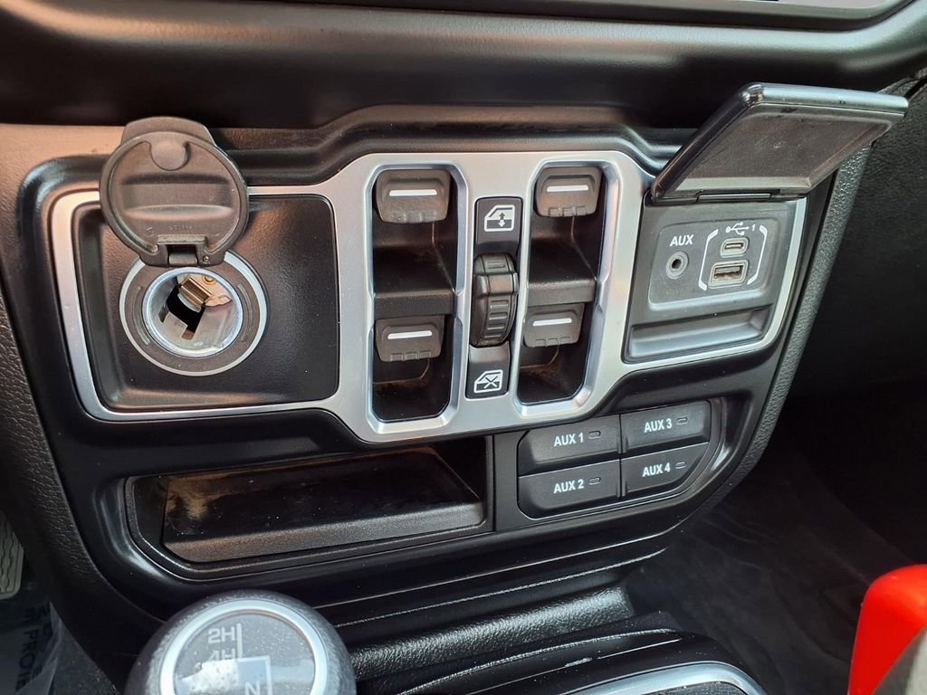Used 2021 Jeep Gladiator Willys image 10