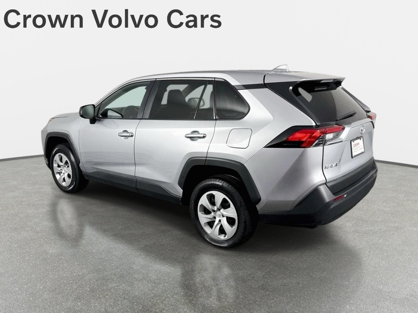 Used 2024 Toyota RAV4 LE FWD image 7
