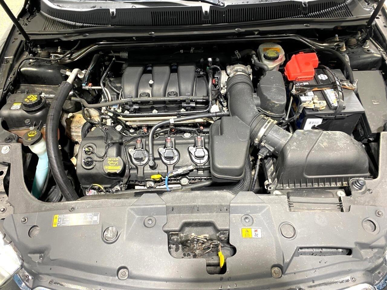 Used 2014 Ford Taurus Limited image 24