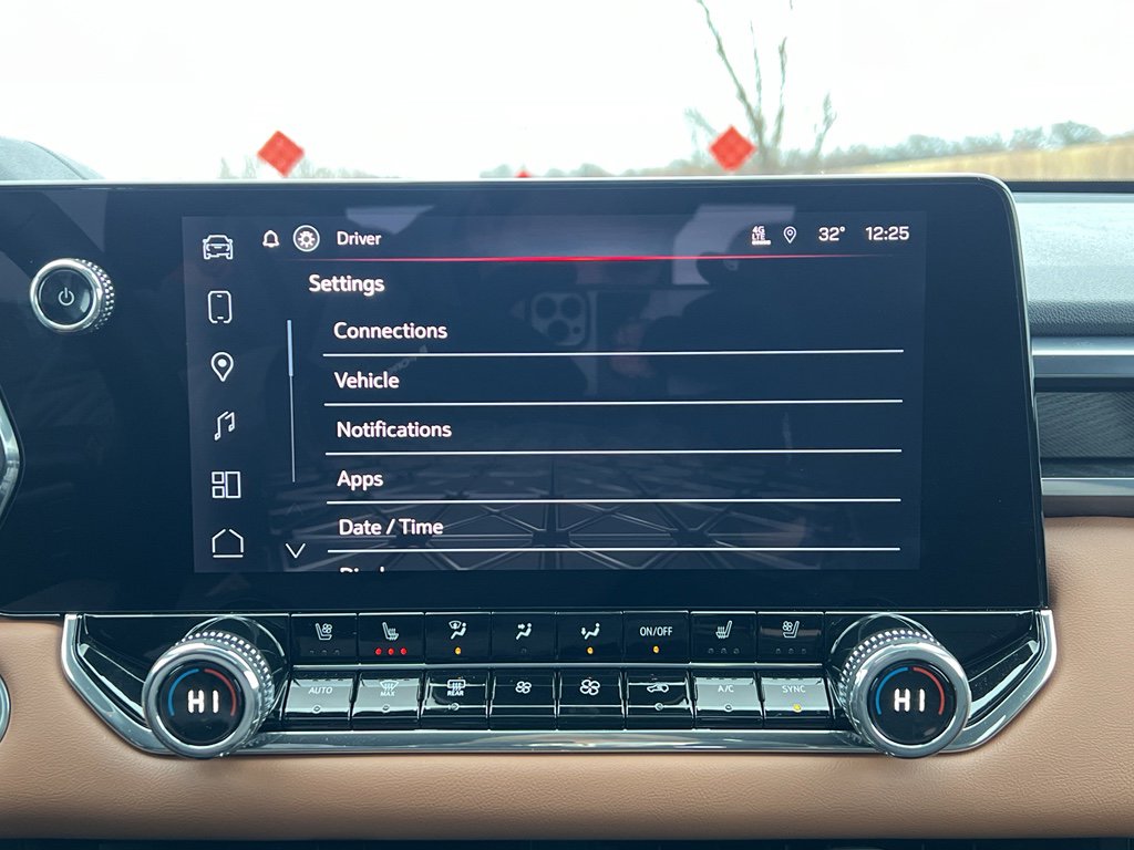 Used 2025 GMC Canyon AT4 w/ Nightfall Edition image 27