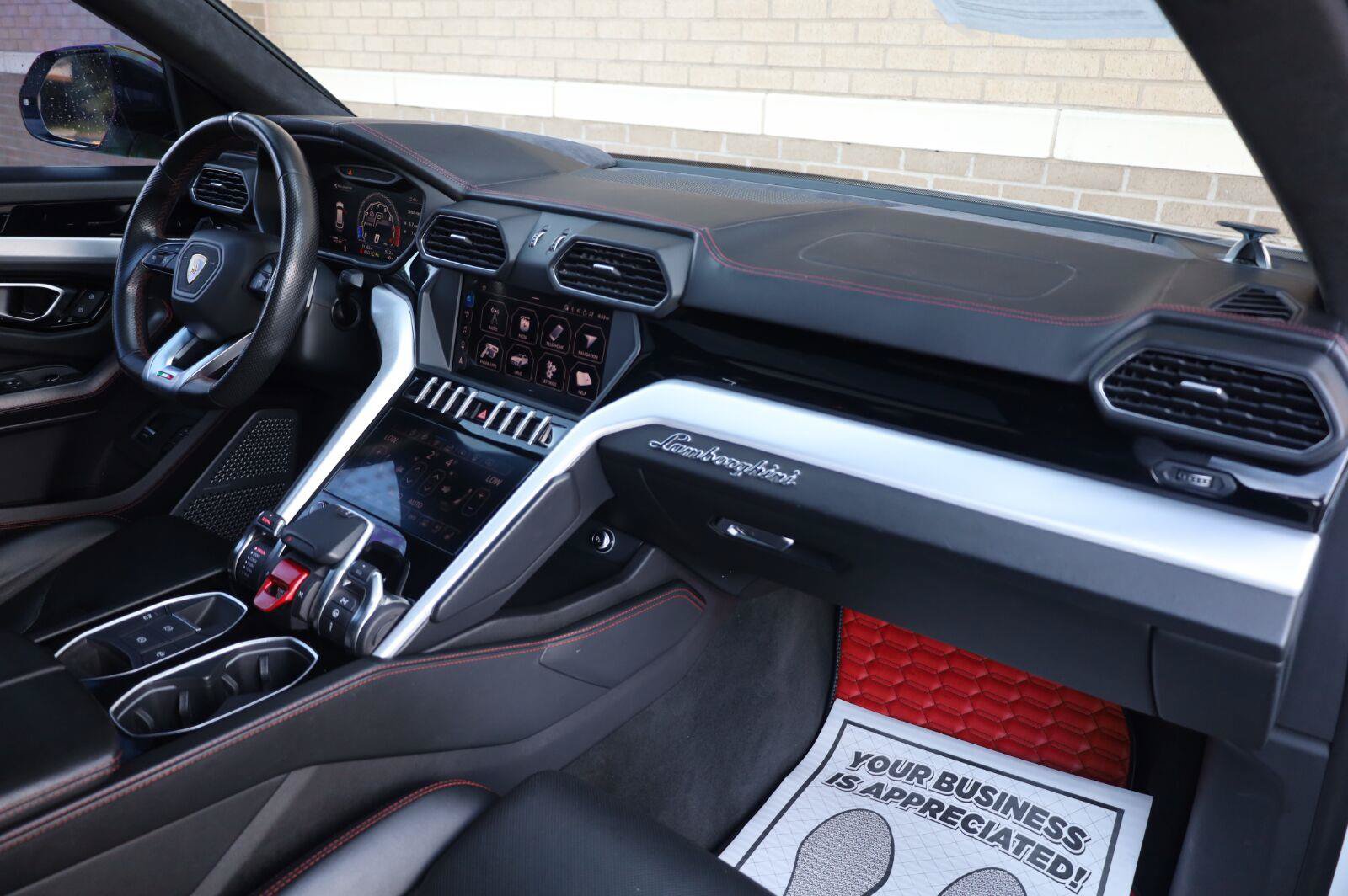 Used 2019 Lamborghini Urus AWD/4WD image 40
