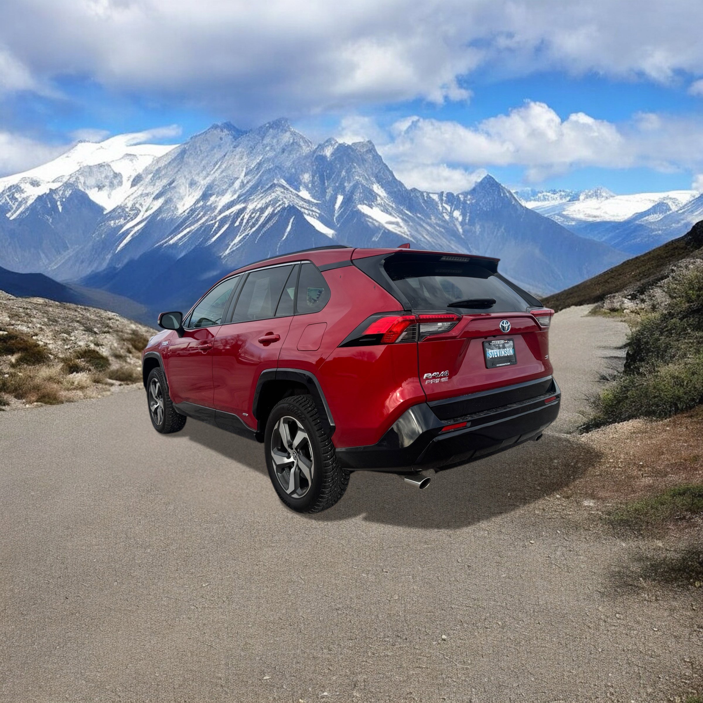 Used 2023 Toyota RAV4 SE w/ Weather & Moonroof Package image 3