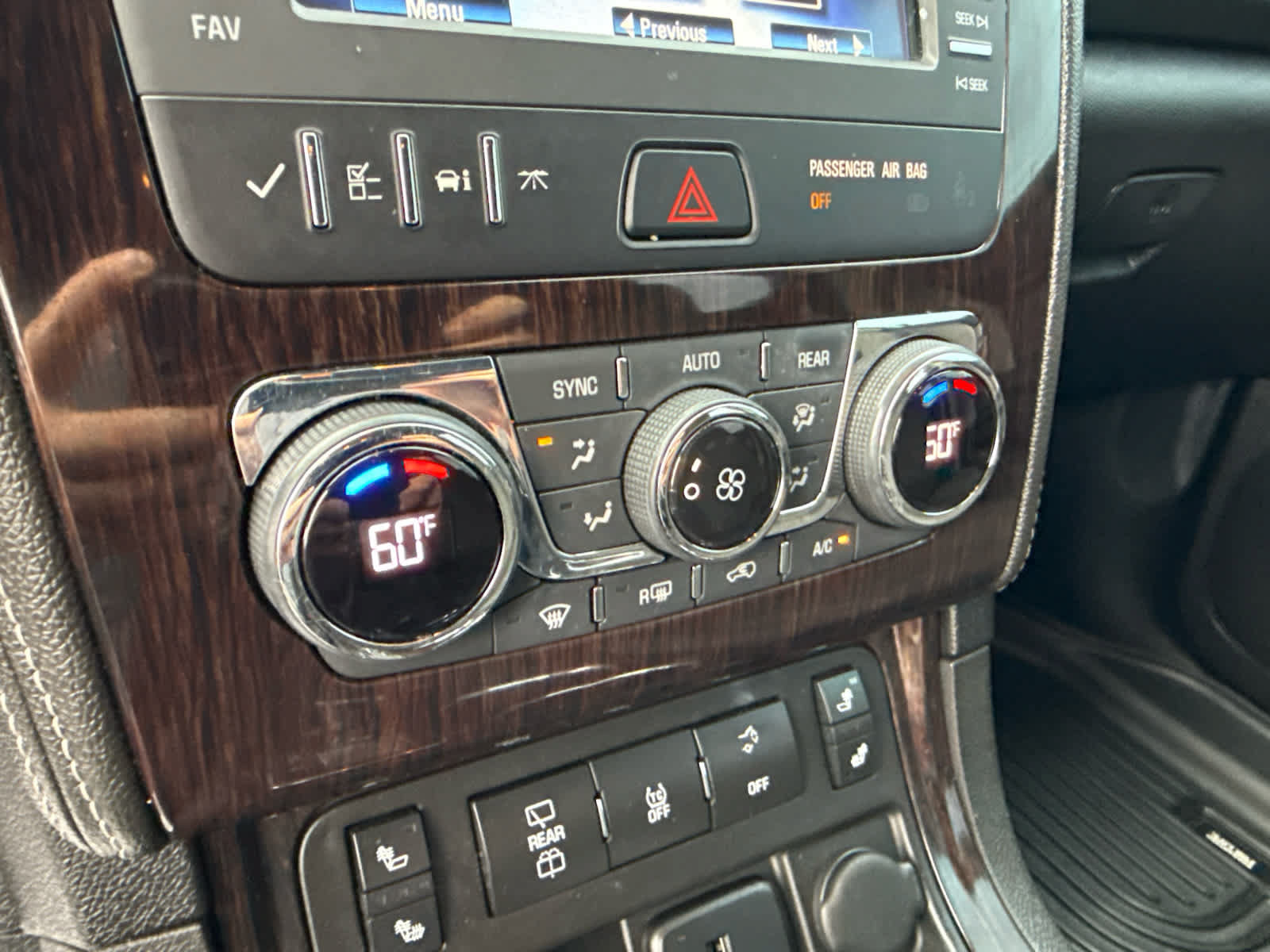 Used 2017 Chevrolet Traverse LT AWD/4WD image 18