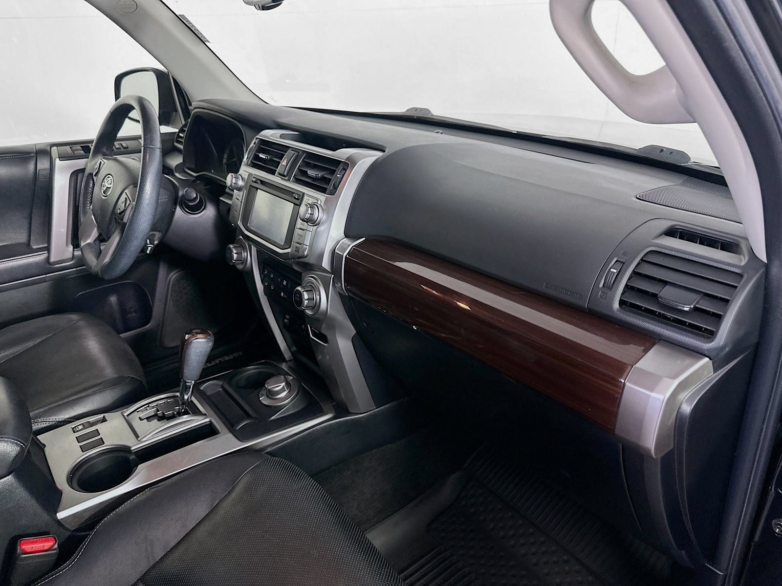 Used 2019 Toyota 4Runner Limited AWD/4WD image 29