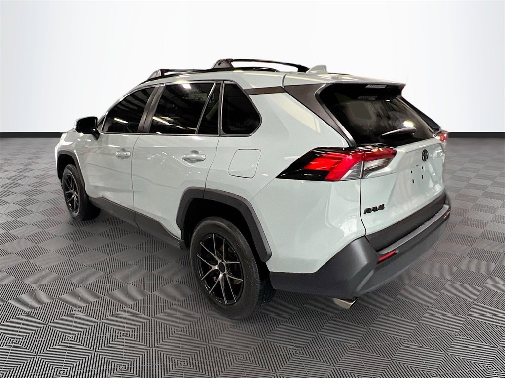 Used 2019 Toyota RAV4 XLE image 5