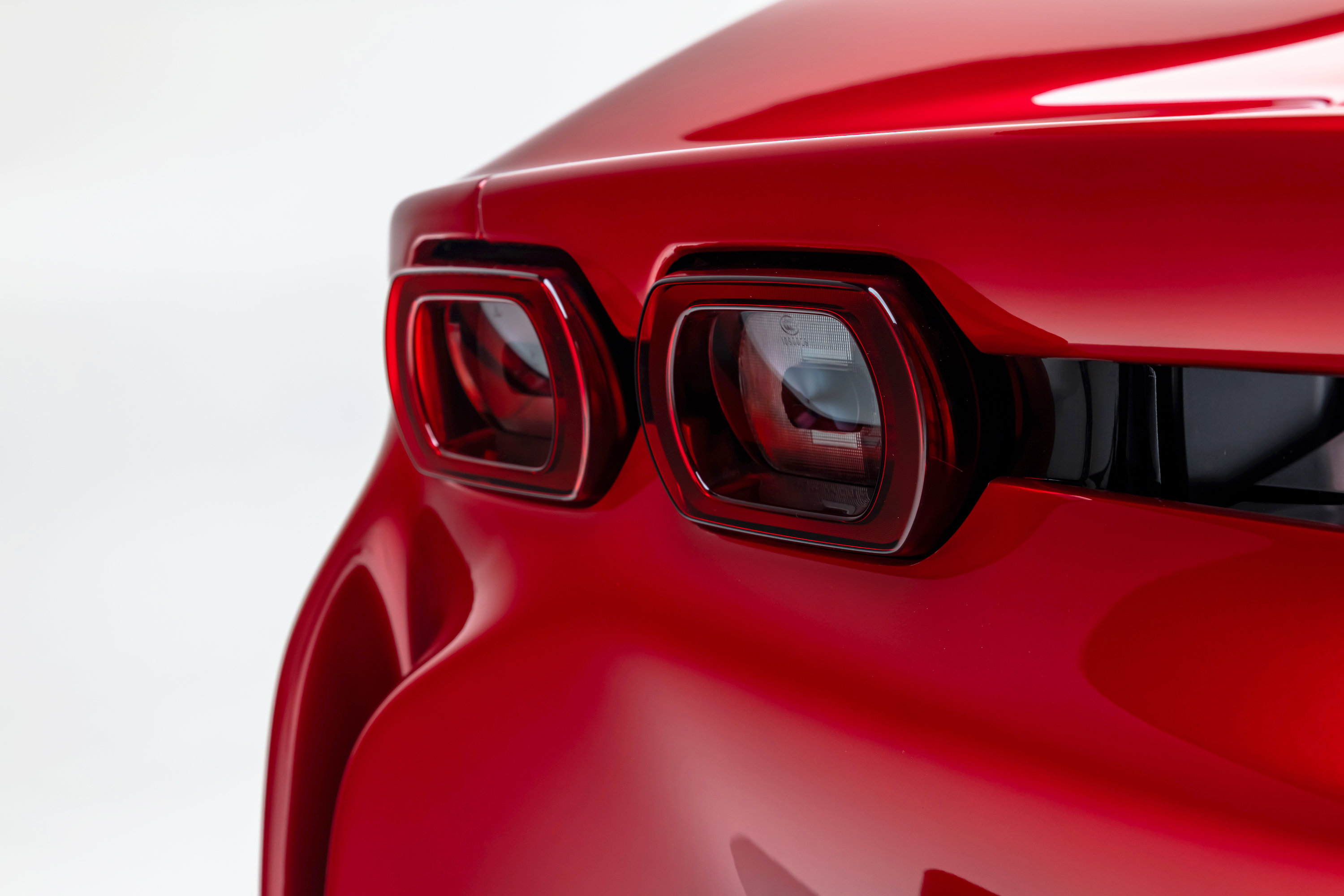 Certified 2025 Ferrari SF90 Spider AWD/4WD image 20