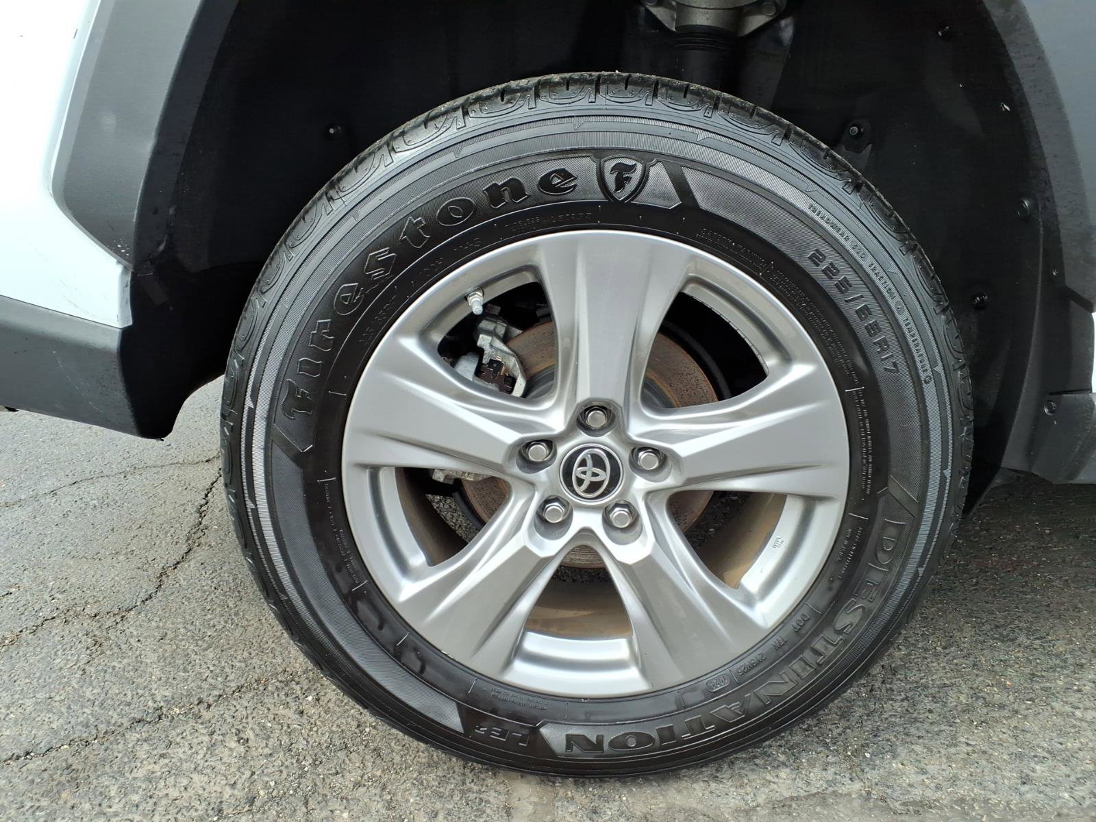 Certified 2024 Toyota RAV4 LE AWD/4WD image 8