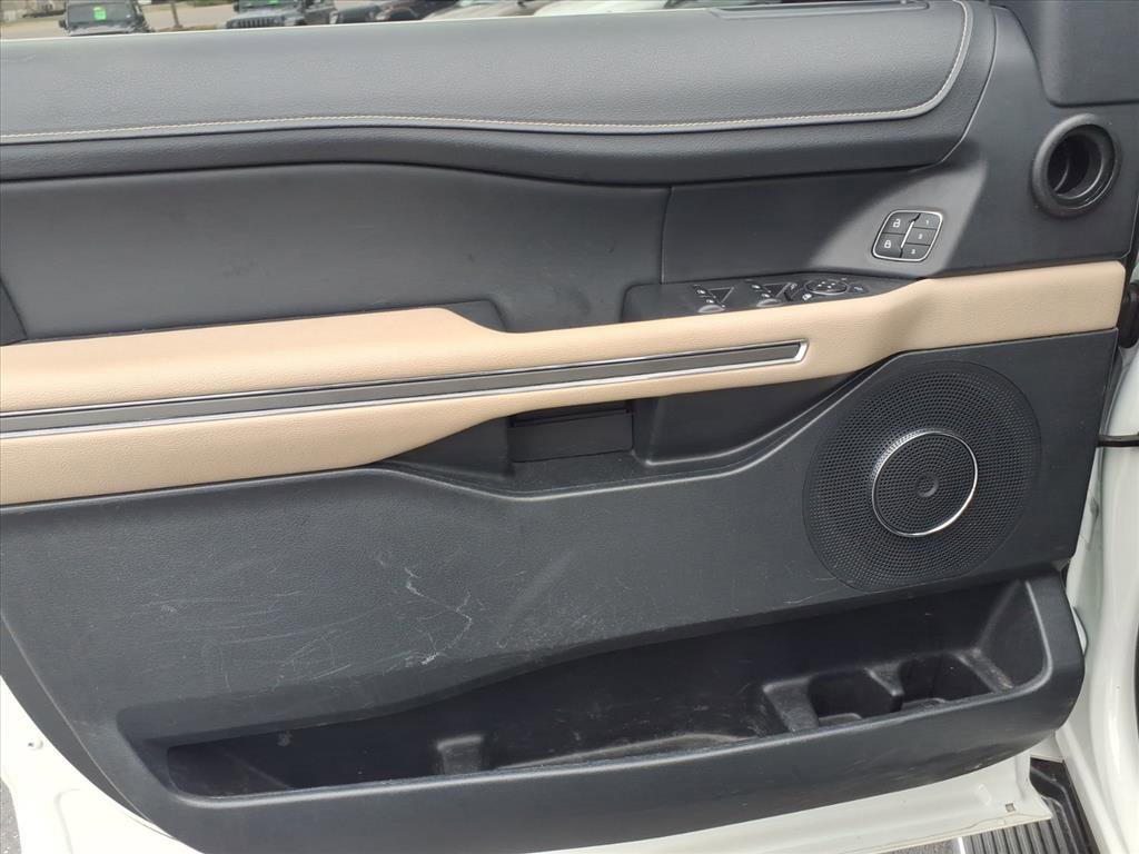 Used 2022 Ford Expedition XLT image 23