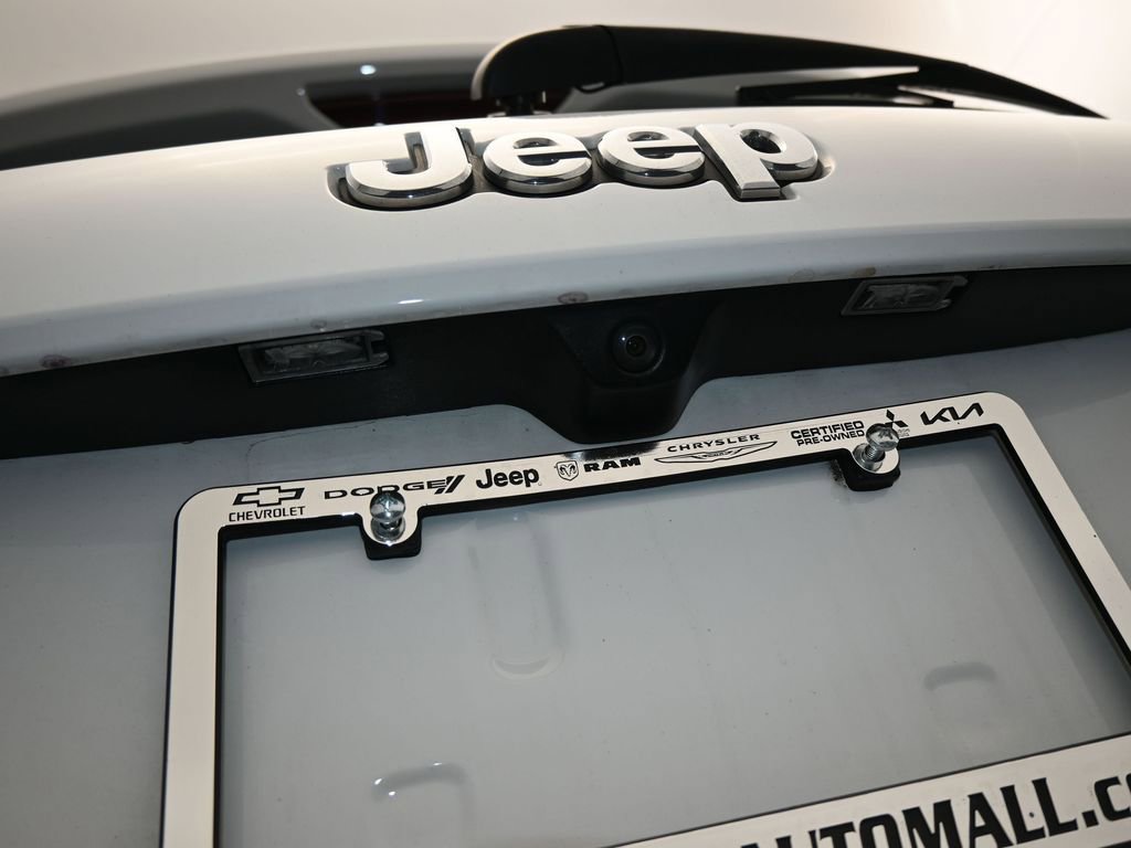 Used 2021 Jeep Grand Cherokee Limited image 38