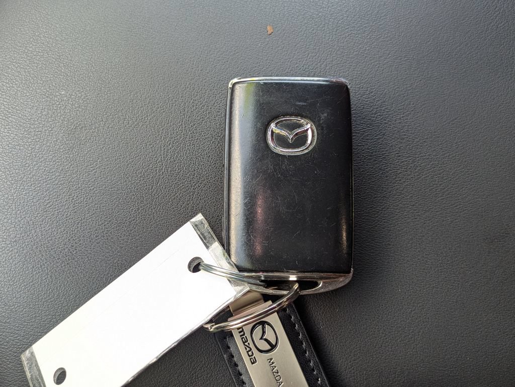 Used 2021 MAZDA MAZDA3 s FWD image 27