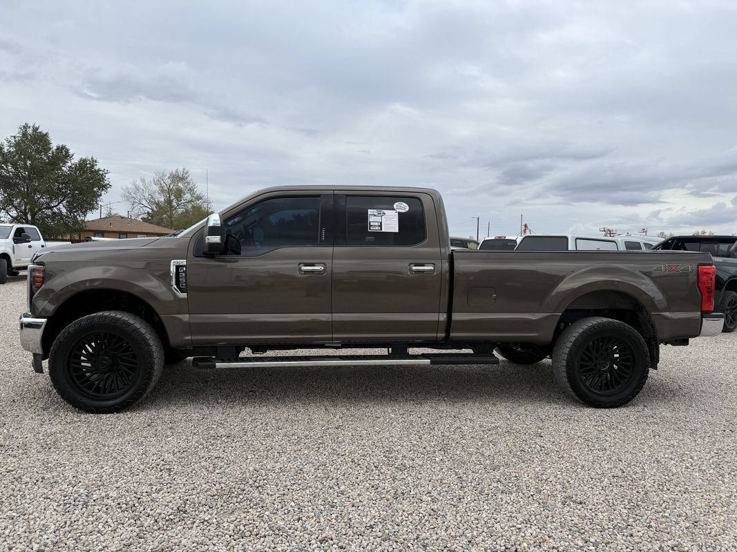 Used 2017 Ford F250 XLT w/ XLT Premium Package AWD/4WD image 6