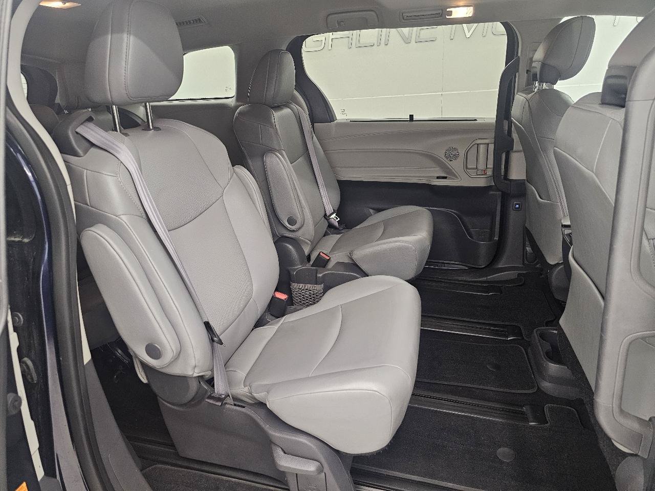 Used 2021 Toyota Sienna XLE w/ XLE Plus Package AWD/4WD image 19
