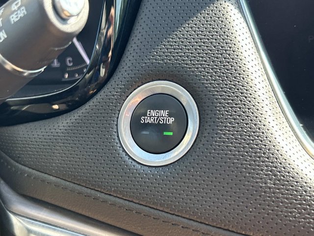 Used 2017 Cadillac XT5 Luxury w/ Driver Awareness Package FWD image 32