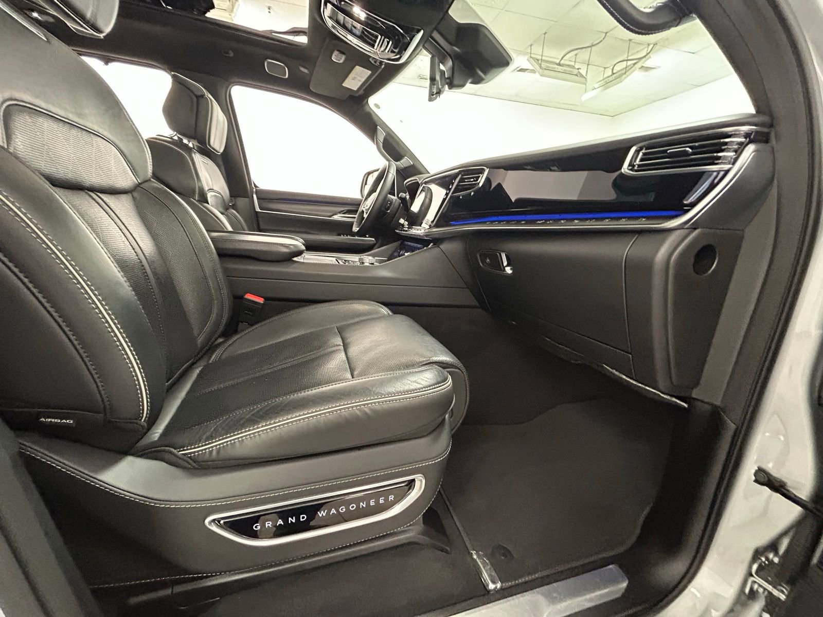 Used 2024 Jeep Grand Wagoneer L Series II w/ Quick Order Packagew 28T image 41