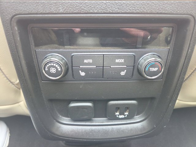 Used 2019 Buick Envision Essence FWD image 17