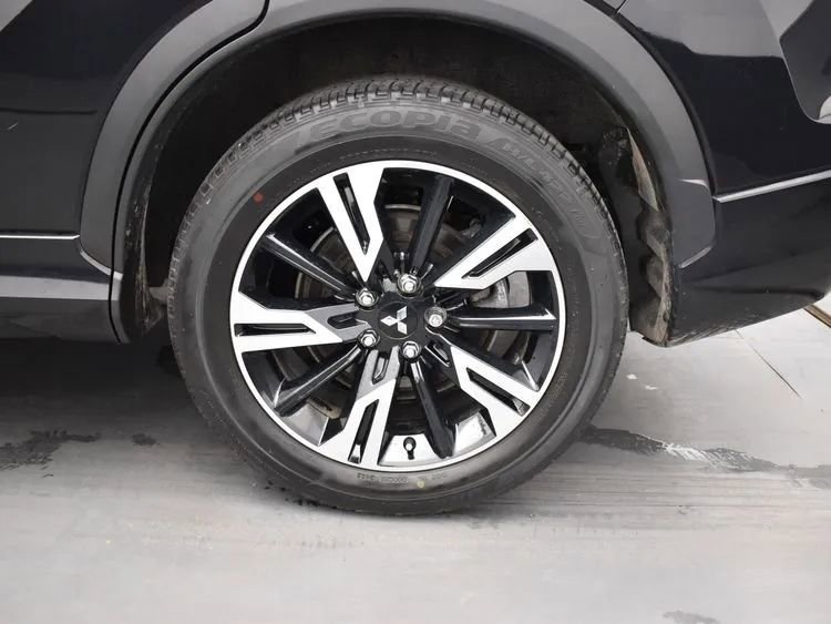 Used 2024 Mitsubishi Eclipse Cross SEL image 36