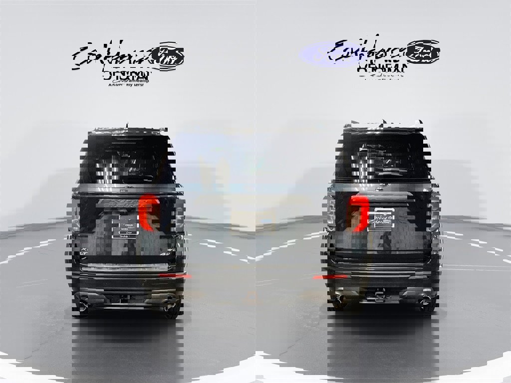 Used 2022 Ford Explorer XLT w/ Equipment Group 202A image 7