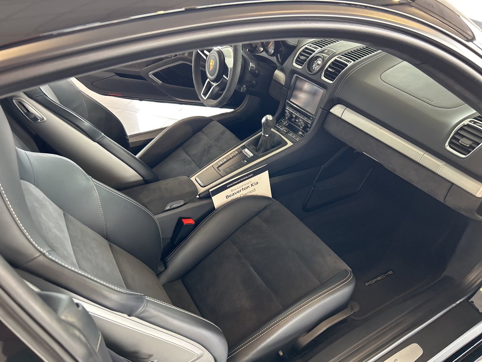 Used 2016 Porsche Cayman GT4 image 21