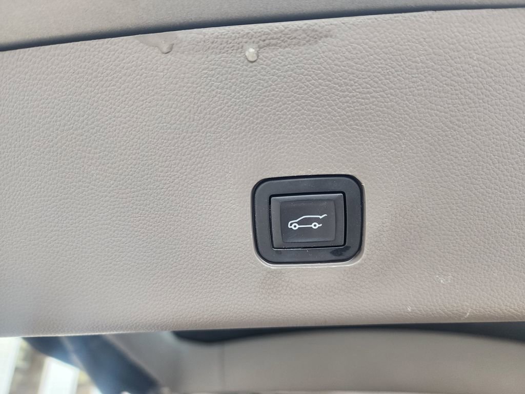 Used 2018 Chevrolet Traverse LT w/ LPO, Floor Liner Package image 13