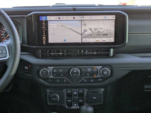 New 2026 Jeep Wrangler Unlimited Sahara AWD/4WD image 18