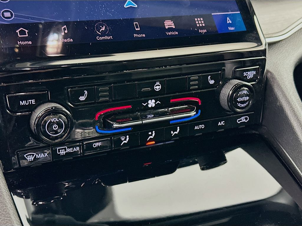 Certified 2025 Jeep Grand Cherokee Limited w/ MOPAR Finishing Package image 26